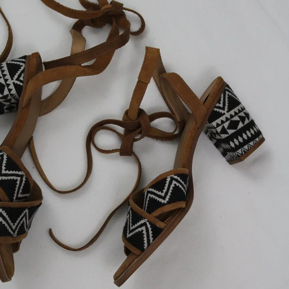 Bettye Muller Tan & Black Tie Up Sandals Shoes - Picture 3 of 16